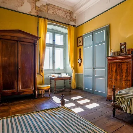 Chateau De La Vigne Guest house Ally (Cantal)