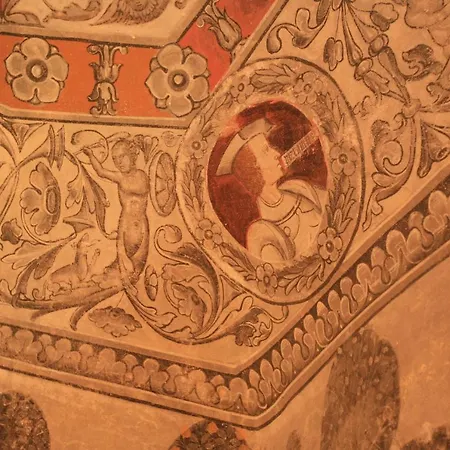 Chateau De La Vigne Ally (Cantal)